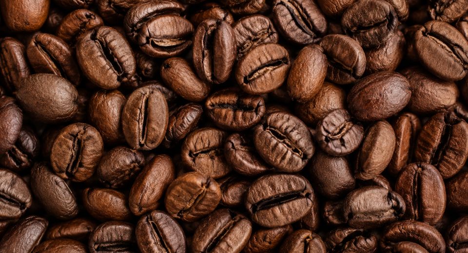 Typische Kaffeebohnen im Detailfoto