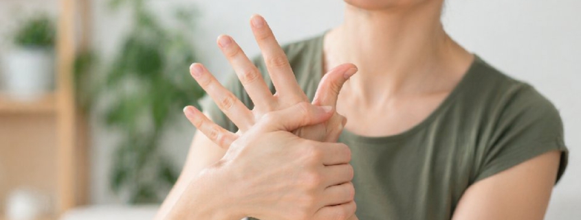 Gelenkknacken: Ist das schädlich oder harmlos?